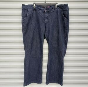 Torrid straight leg 5-pocket dark wash jeans